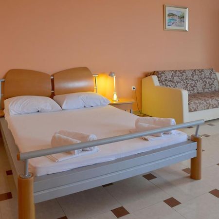 Aparthotel Blue Oasis Primošten Exterior foto